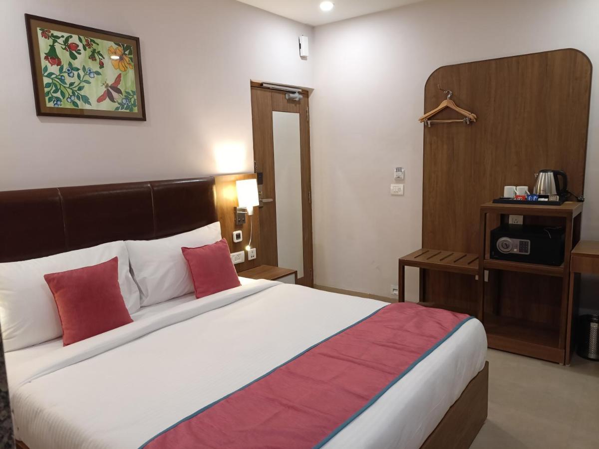 The Beacon Hotel Vadodara Extérieur photo