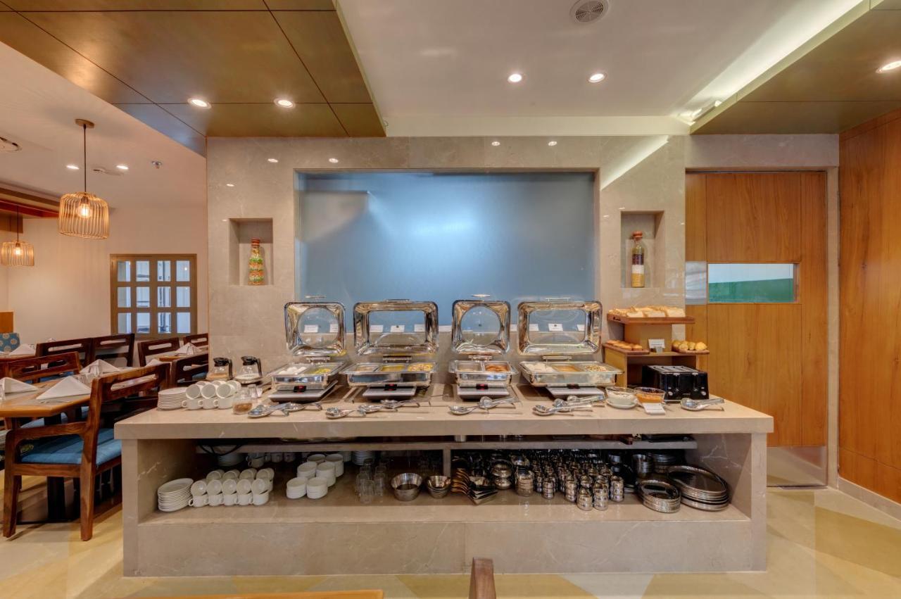 The Beacon Hotel Vadodara Extérieur photo