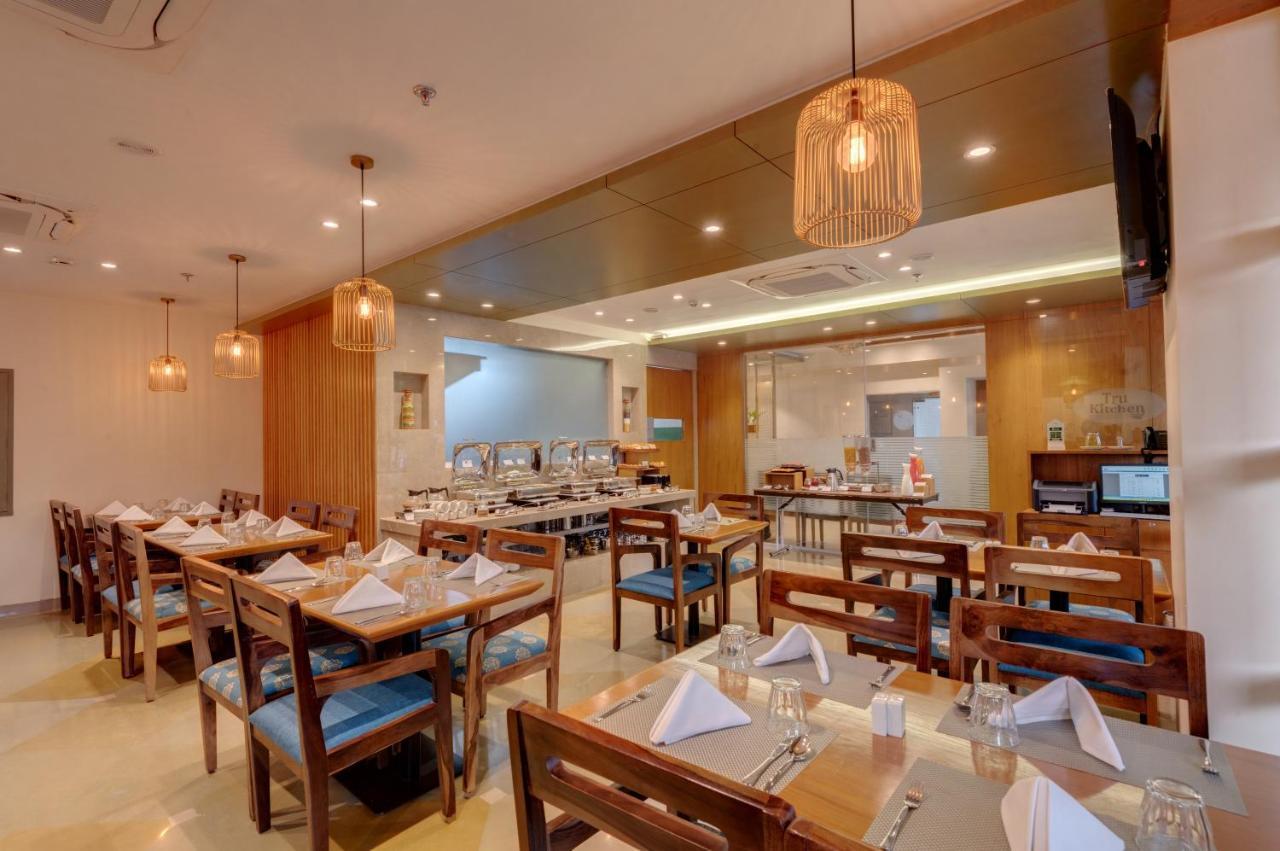 The Beacon Hotel Vadodara Extérieur photo