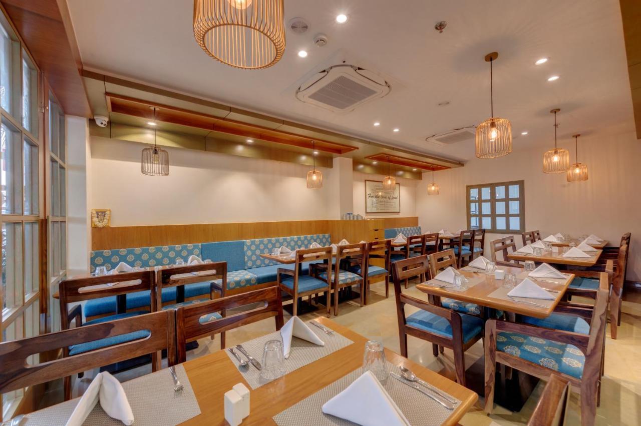 The Beacon Hotel Vadodara Extérieur photo