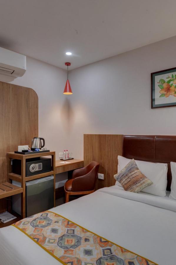 The Beacon Hotel Vadodara Extérieur photo