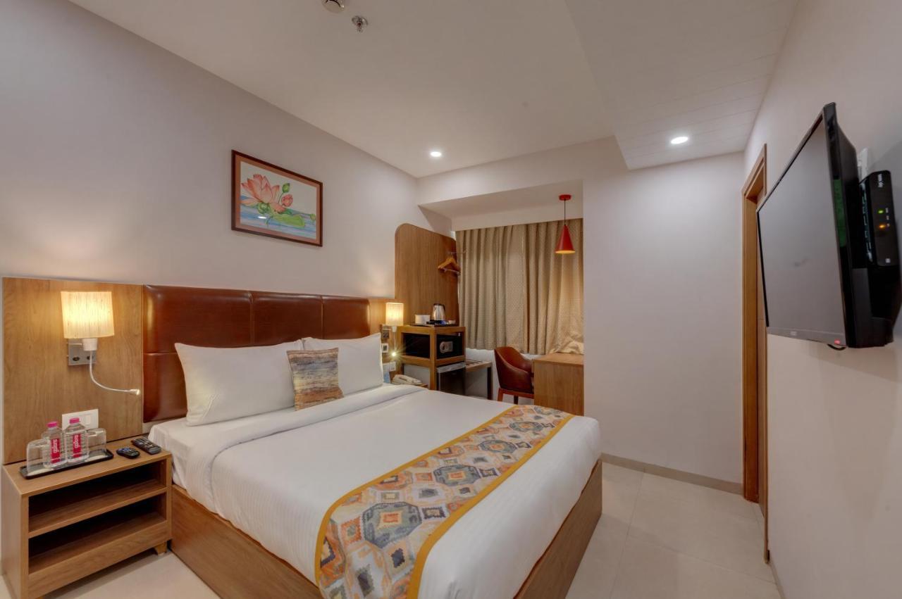 The Beacon Hotel Vadodara Extérieur photo