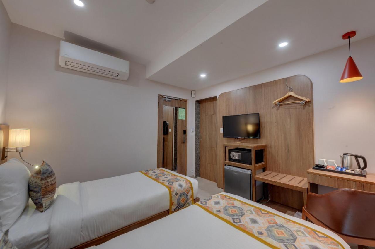 The Beacon Hotel Vadodara Extérieur photo