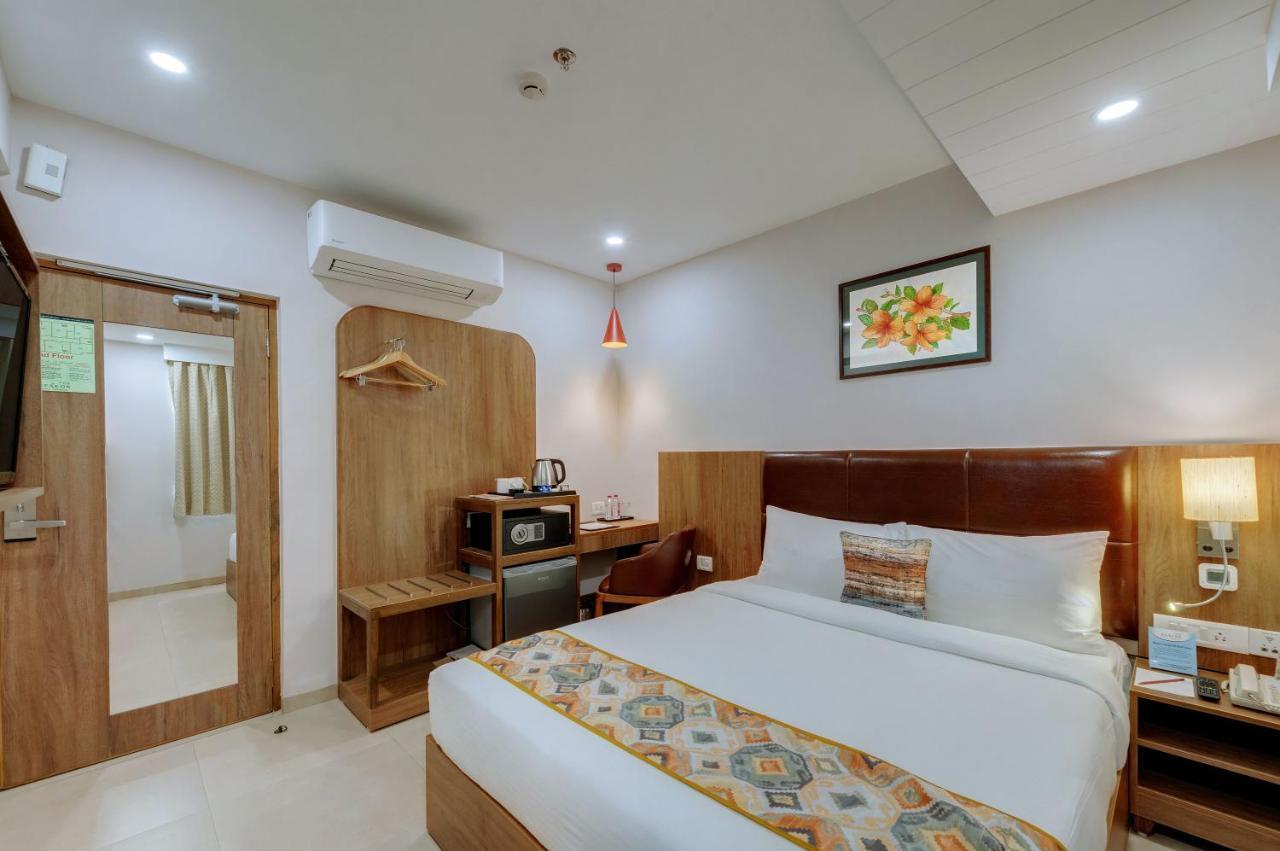The Beacon Hotel Vadodara Extérieur photo
